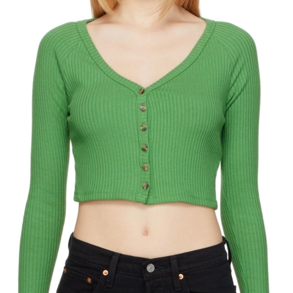 LEVI’S | green long sleeve